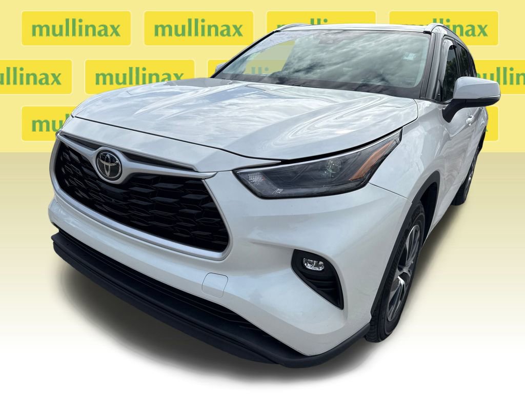 Used 2021 Toyota Highlander XLE image 10
