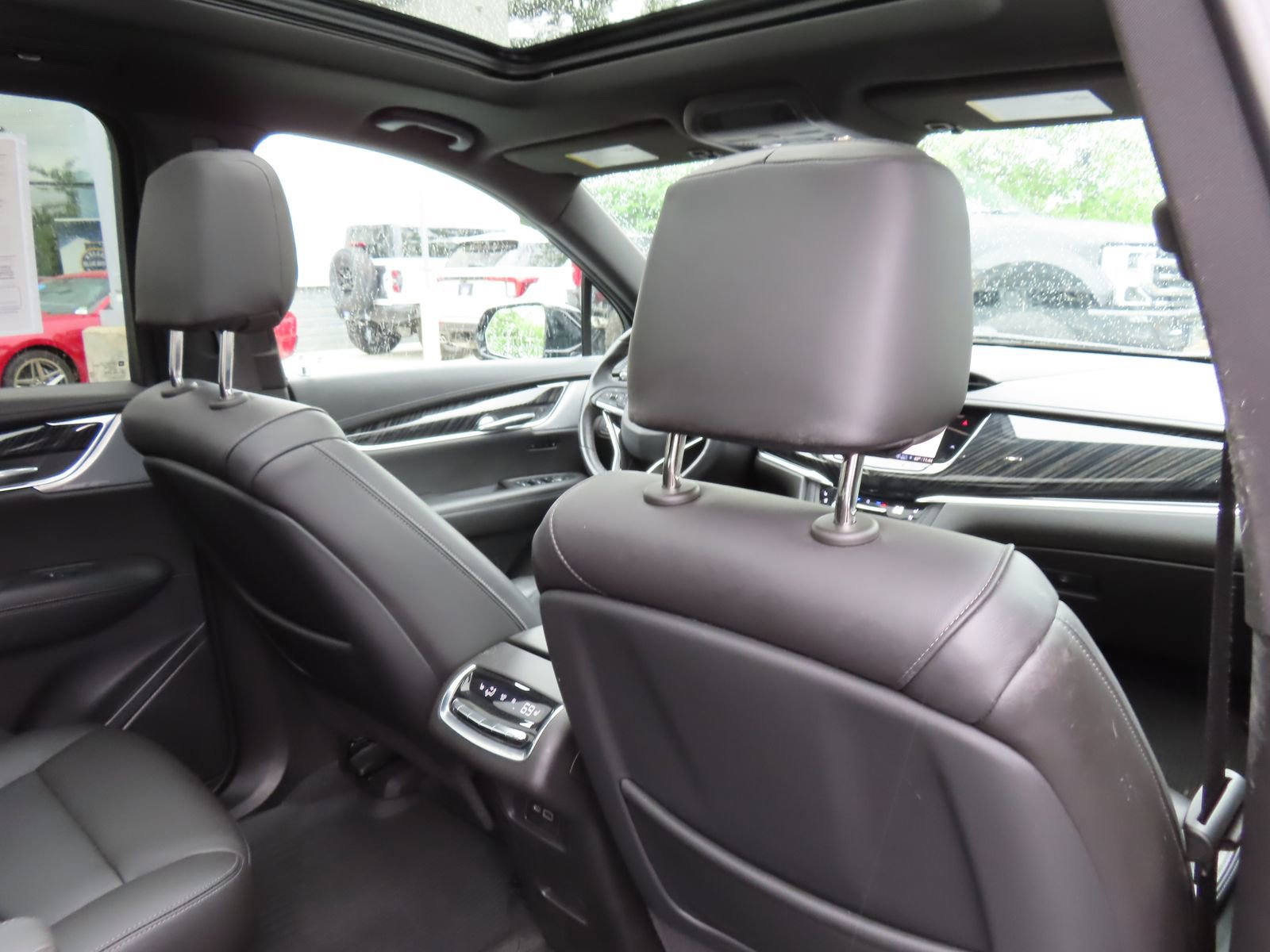 Used 2023 Cadillac XT6 Premium Luxury w/ Technology Package AWD/4WD image 33
