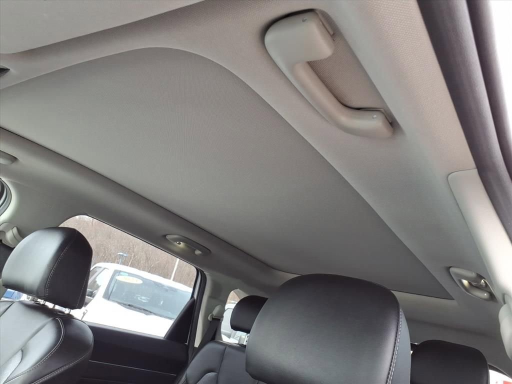 Used 2022 Kia Sorento SX image 16