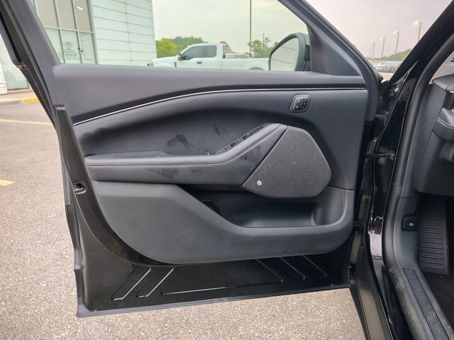Certified 2025 Ford Mustang Mach-E Premium AWD/4WD image 9
