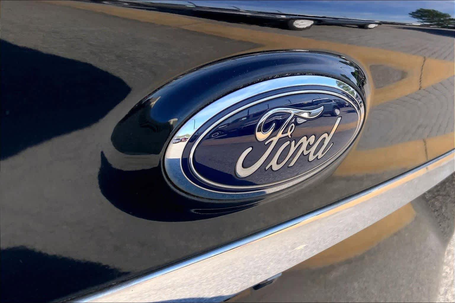Certified 2019 Ford Edge SE FWD image 10