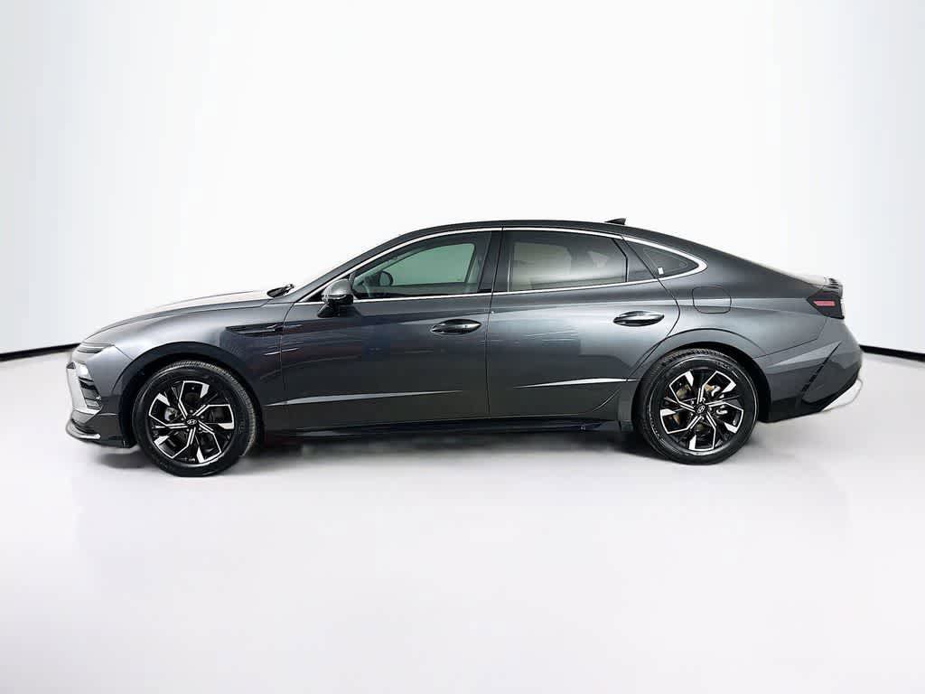 Used 2025 Hyundai Sonata SEL FWD image 3