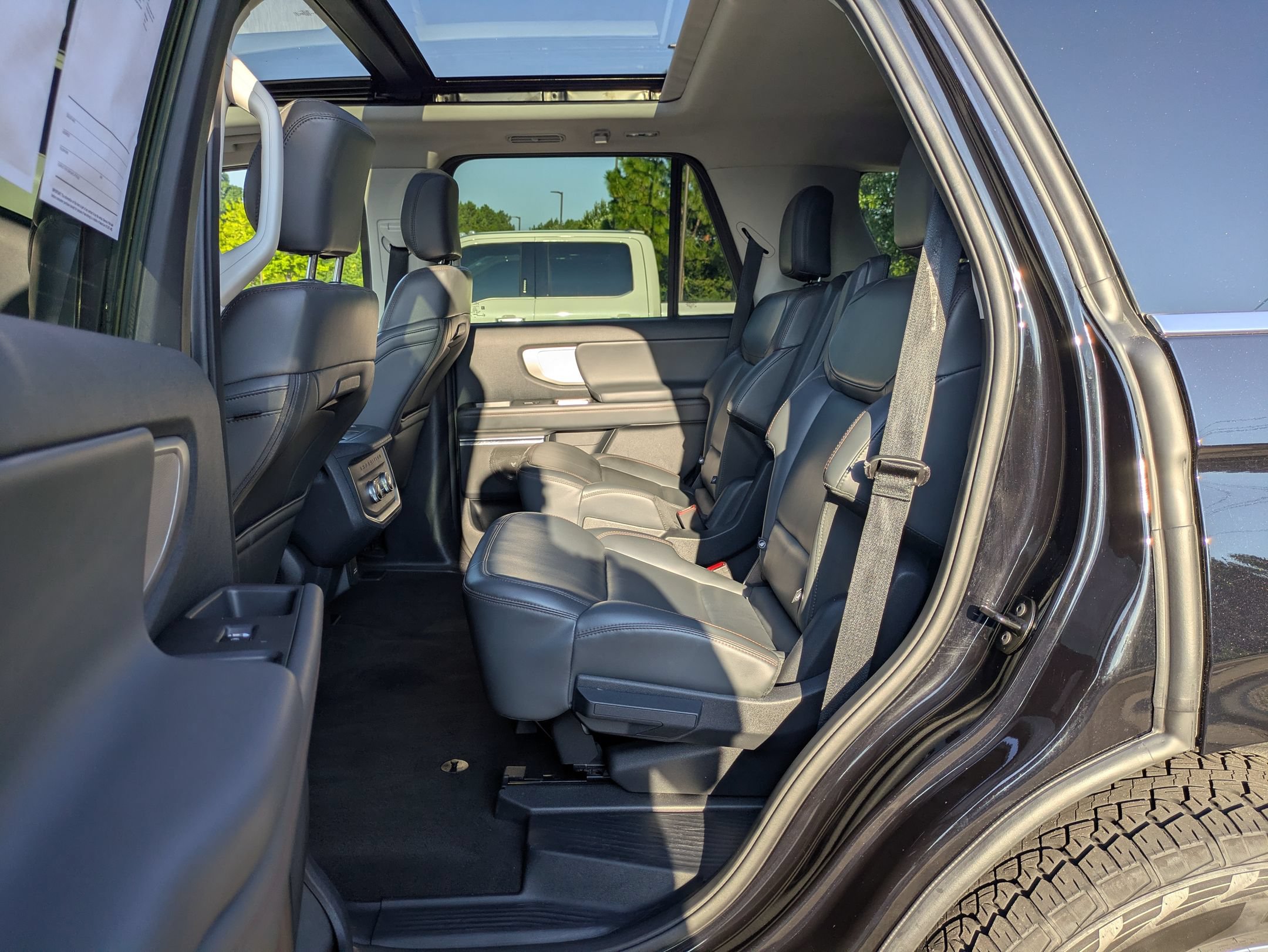 Certified 2025 Ford Expedition Active AWD/4WD image 26
