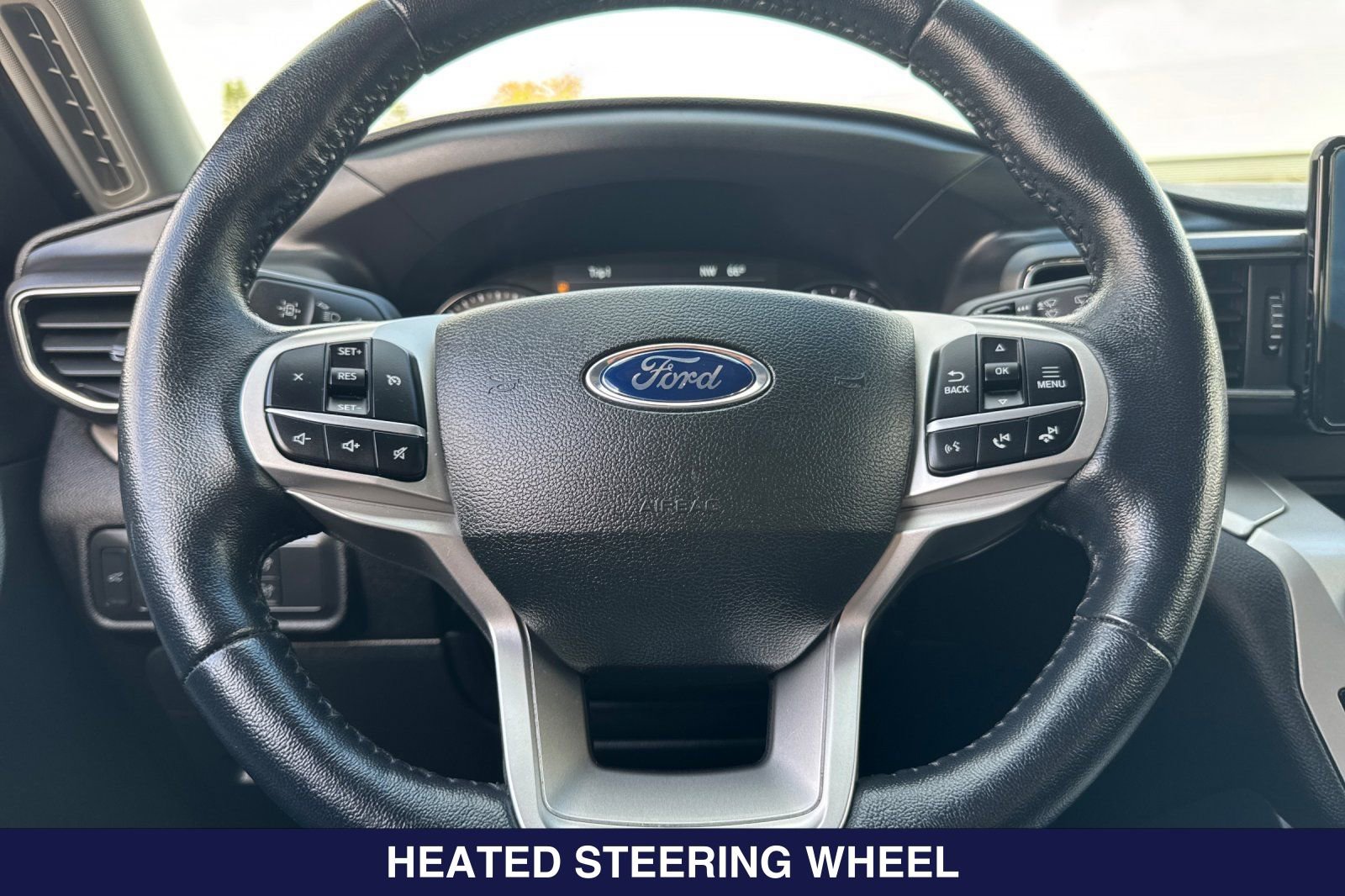 Certified 2022 Ford Explorer XLT w/ Equipment Group 202A RWD image 27