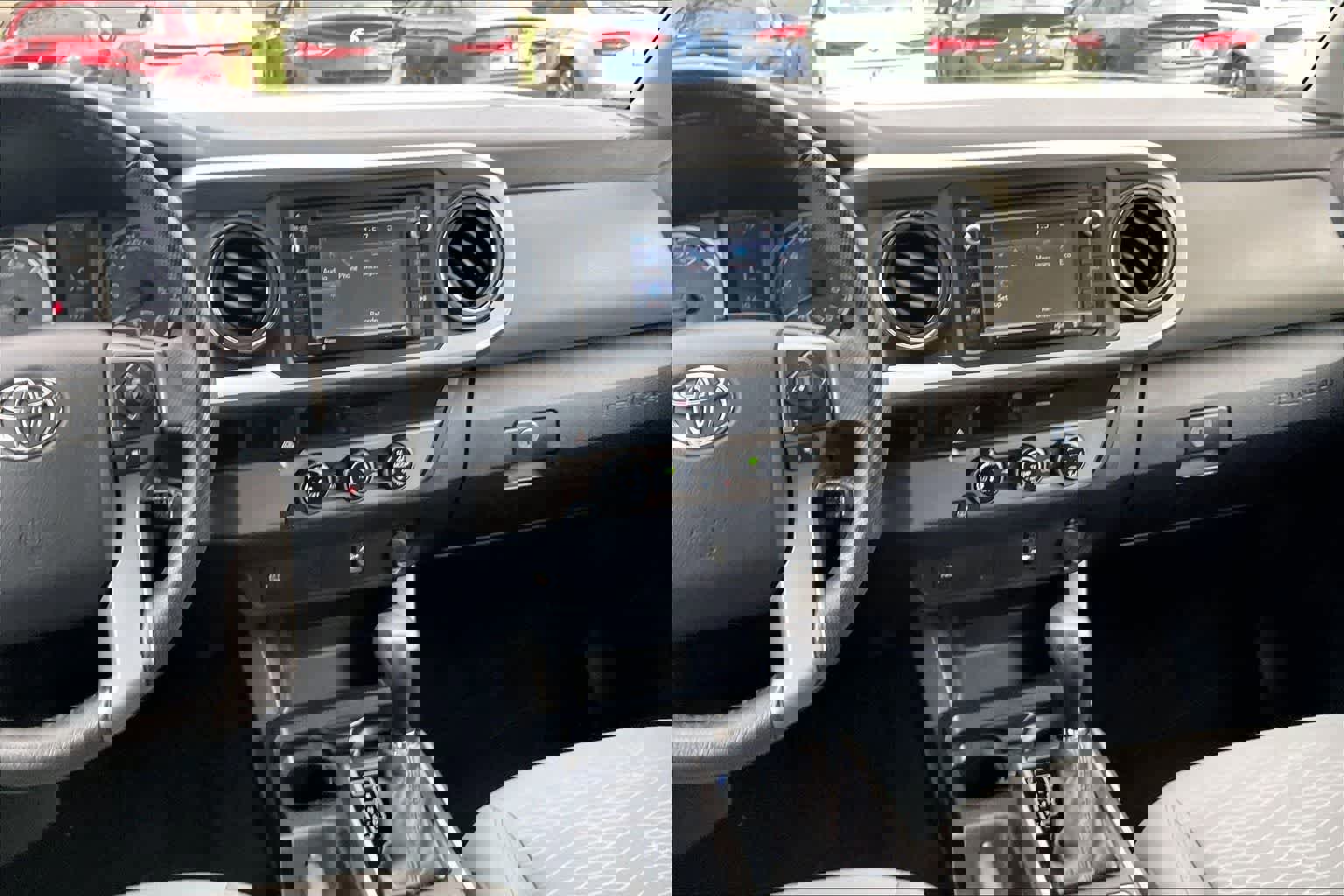 Used 2017 Toyota Tacoma SR5 RWD image 17