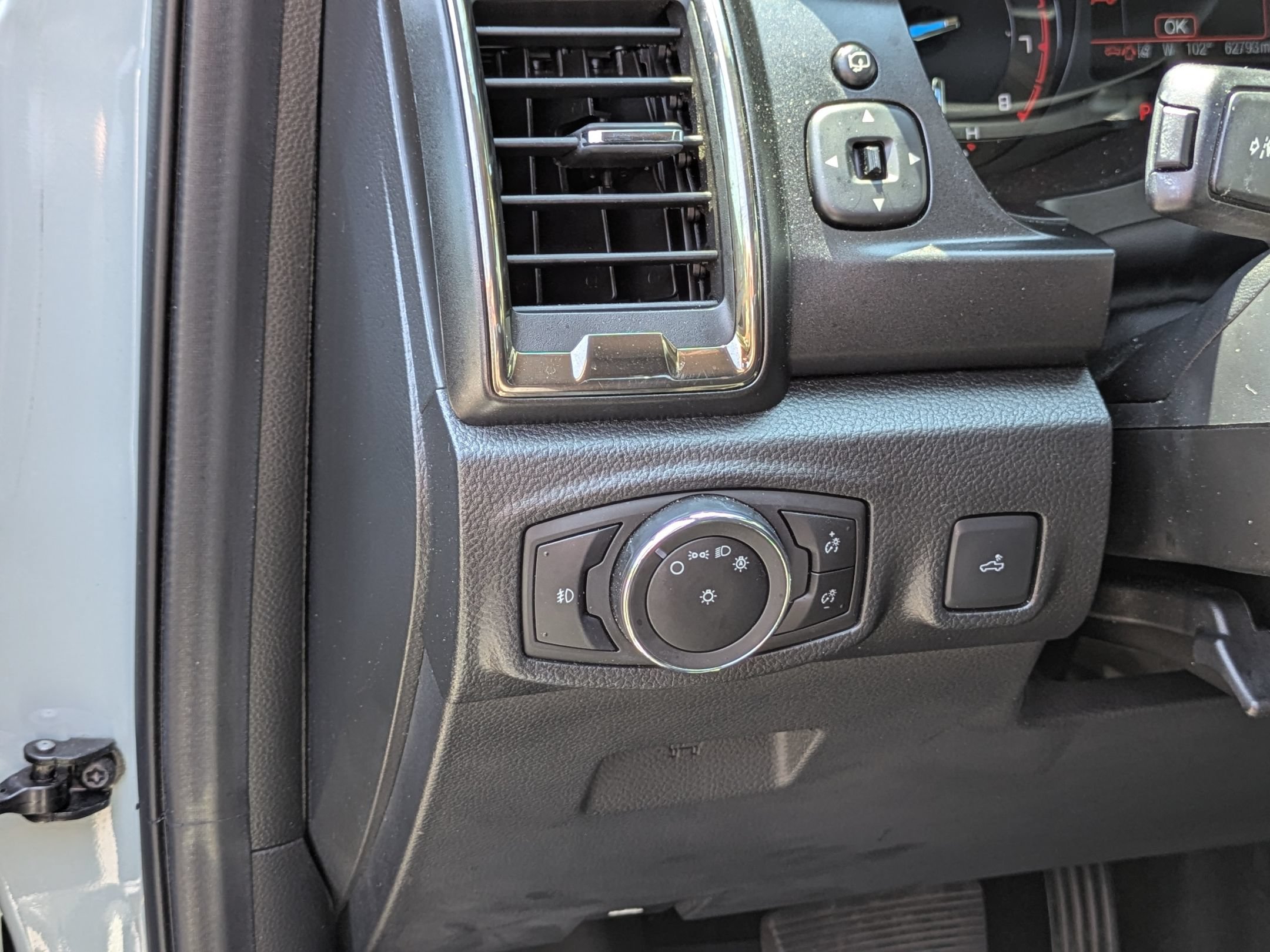 Certified 2023 Ford Ranger Lariat w/ Tremor Off-Road Package AWD/4WD image 14