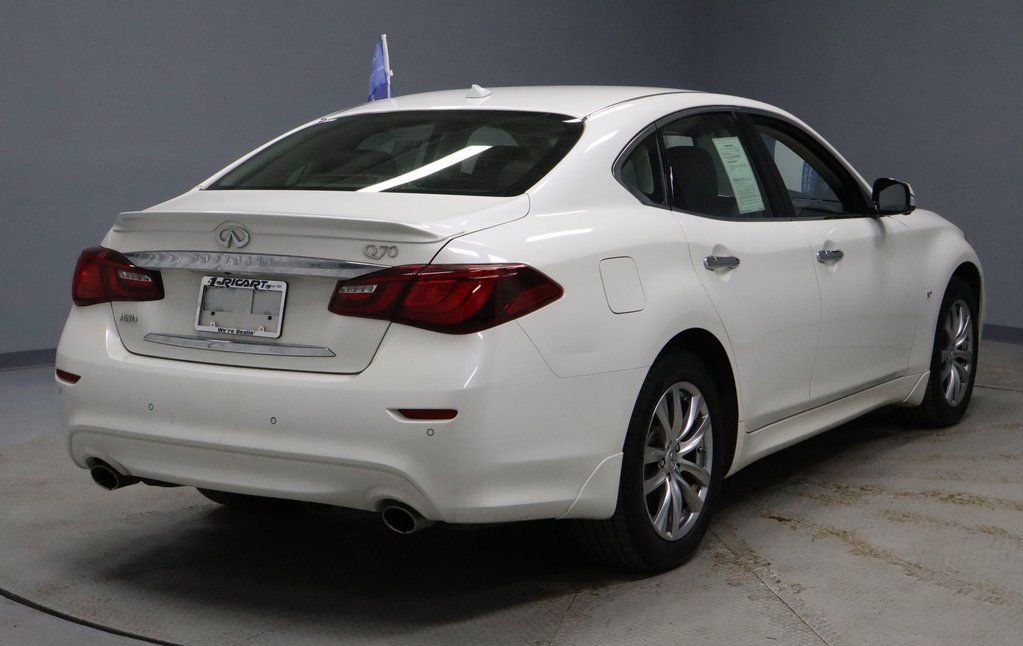 Used 2017 INFINITI Q70 3.7 w/ Technology Package image 5