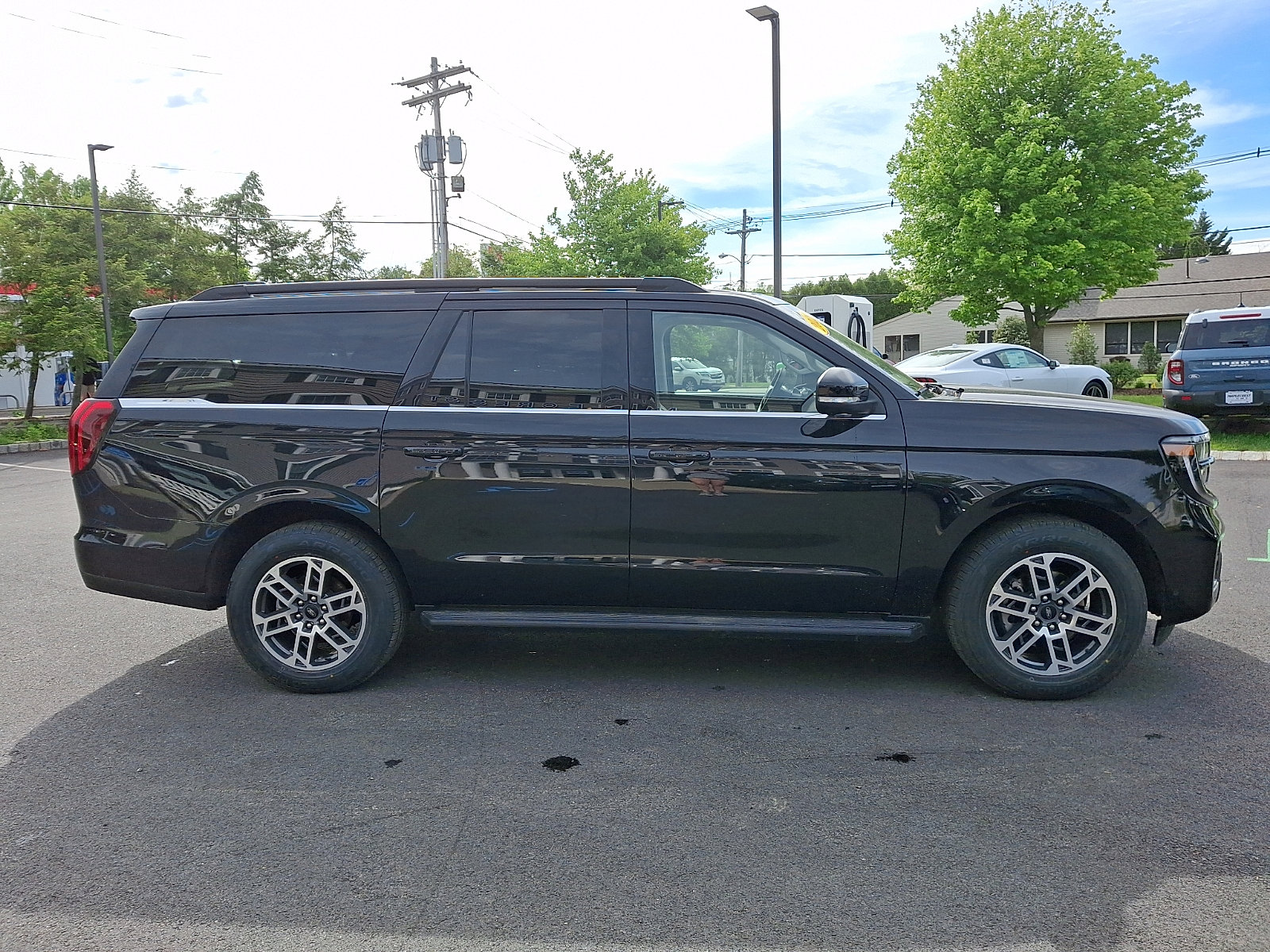 Certified 2025 Ford Expedition Max Active AWD/4WD image 4