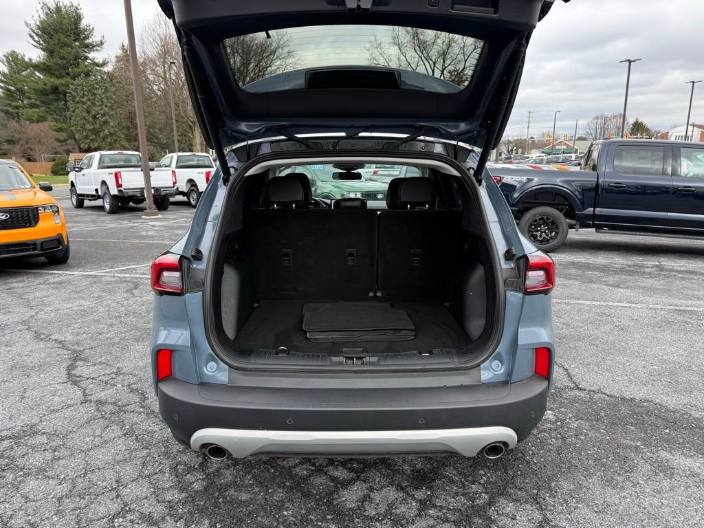 Certified 2023 Ford Escape Platinum w/ Premium Technology Package image 30