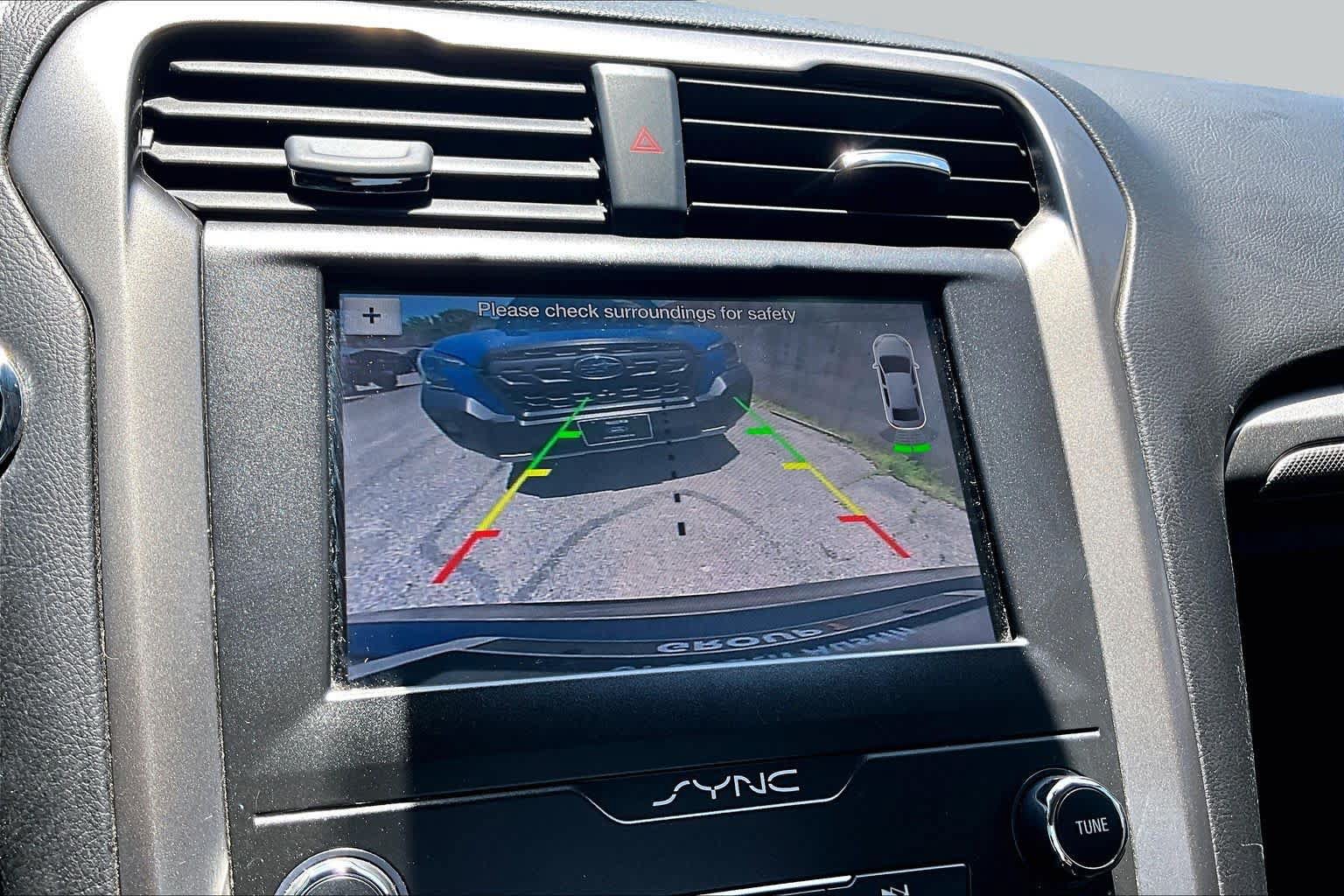 Certified 2019 Ford Fusion SE FWD image 42