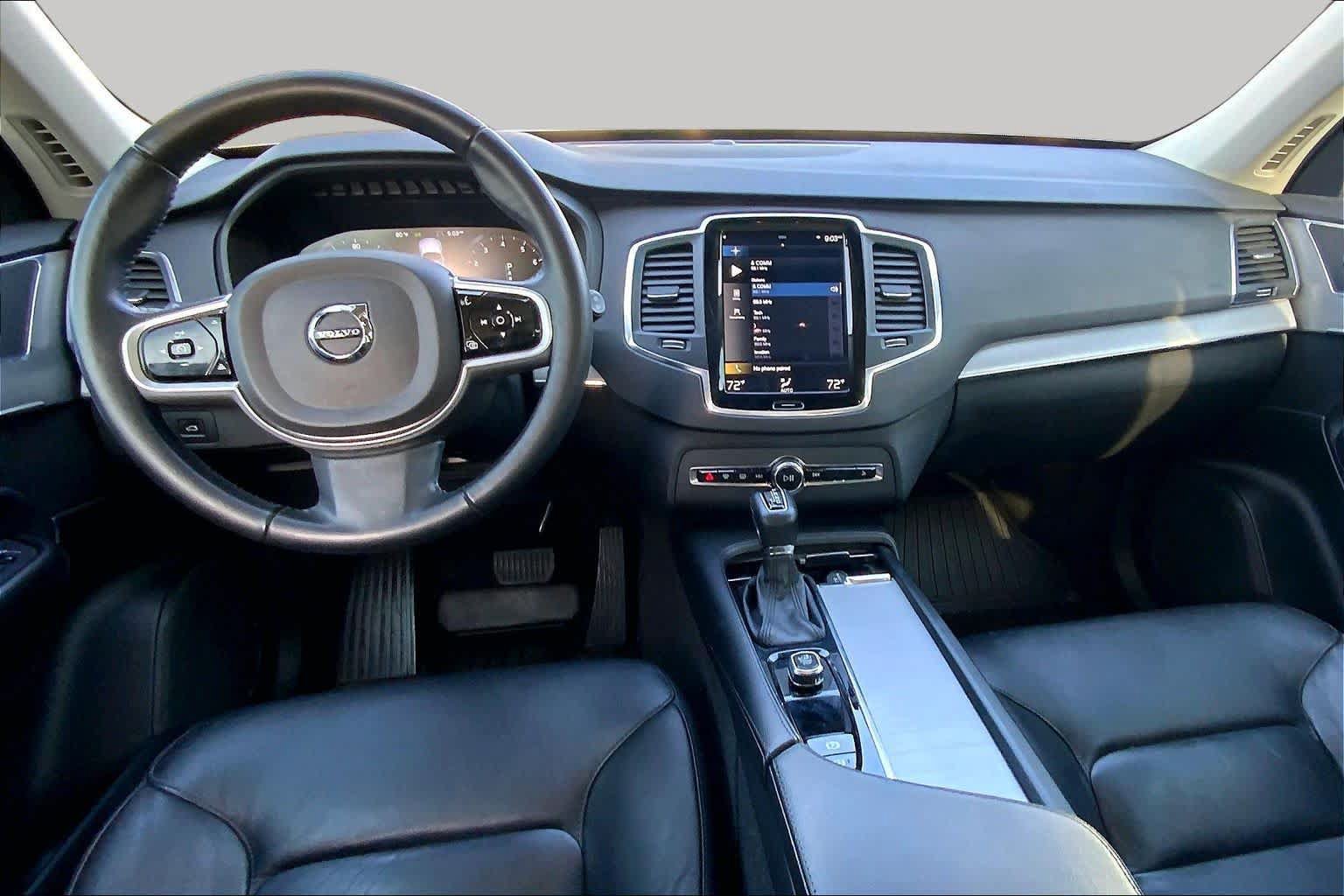 Used 2022 Volvo XC90 T5 Momentum FWD image 16