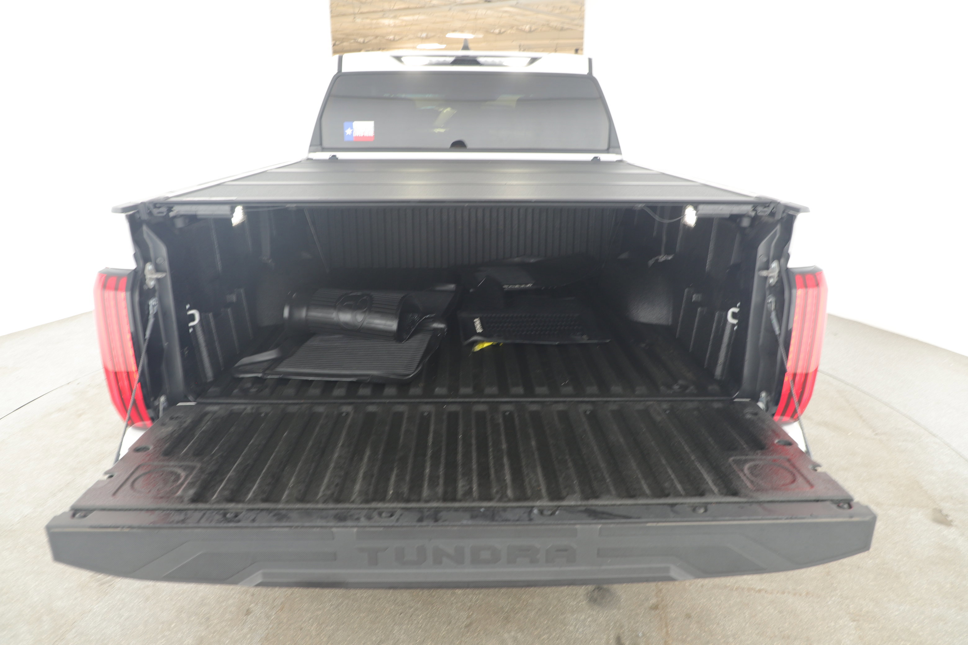 Used 2024 Toyota Tundra Limited image 5