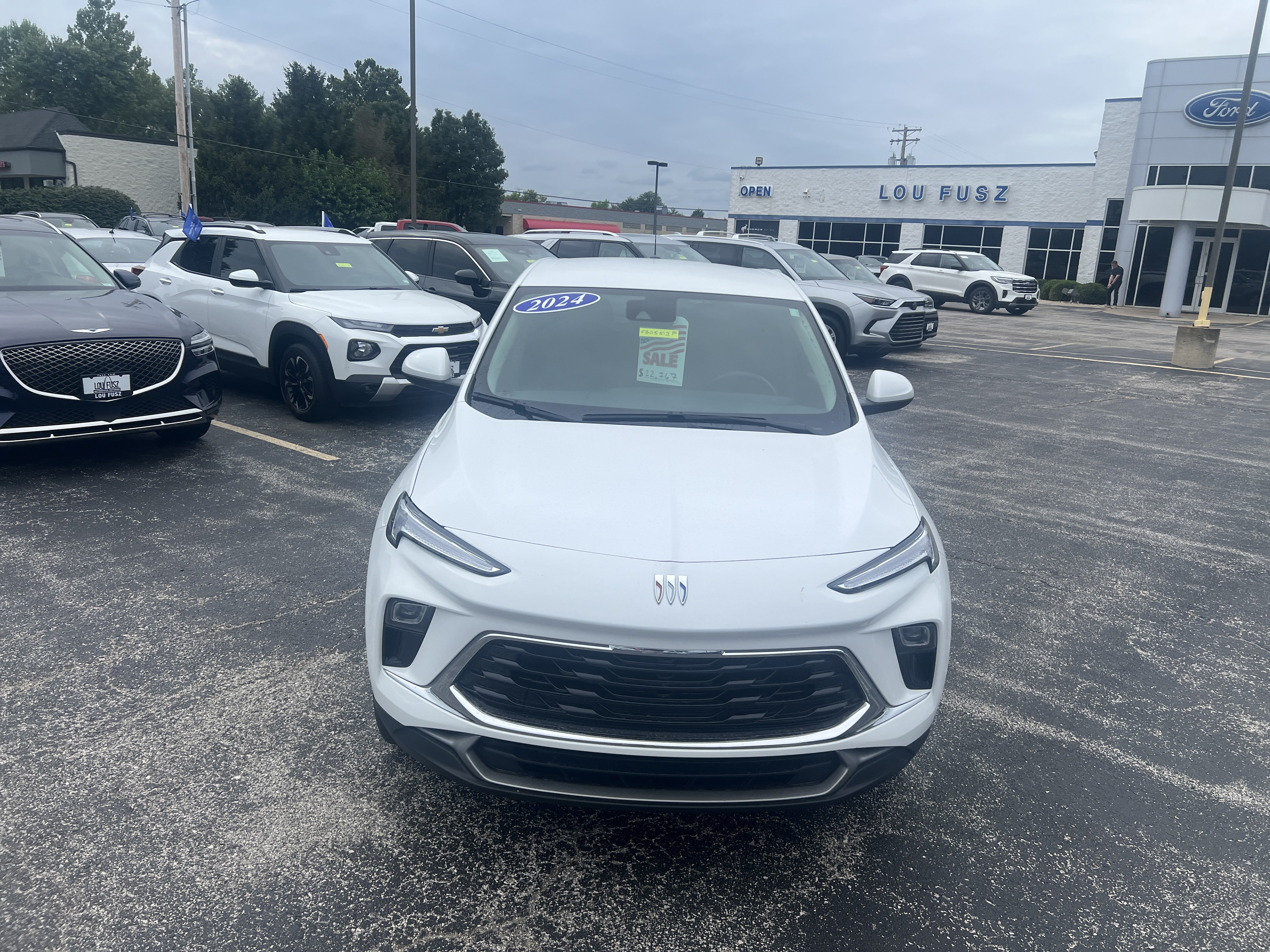 Used 2024 Buick Encore GX Preferred FWD image 3