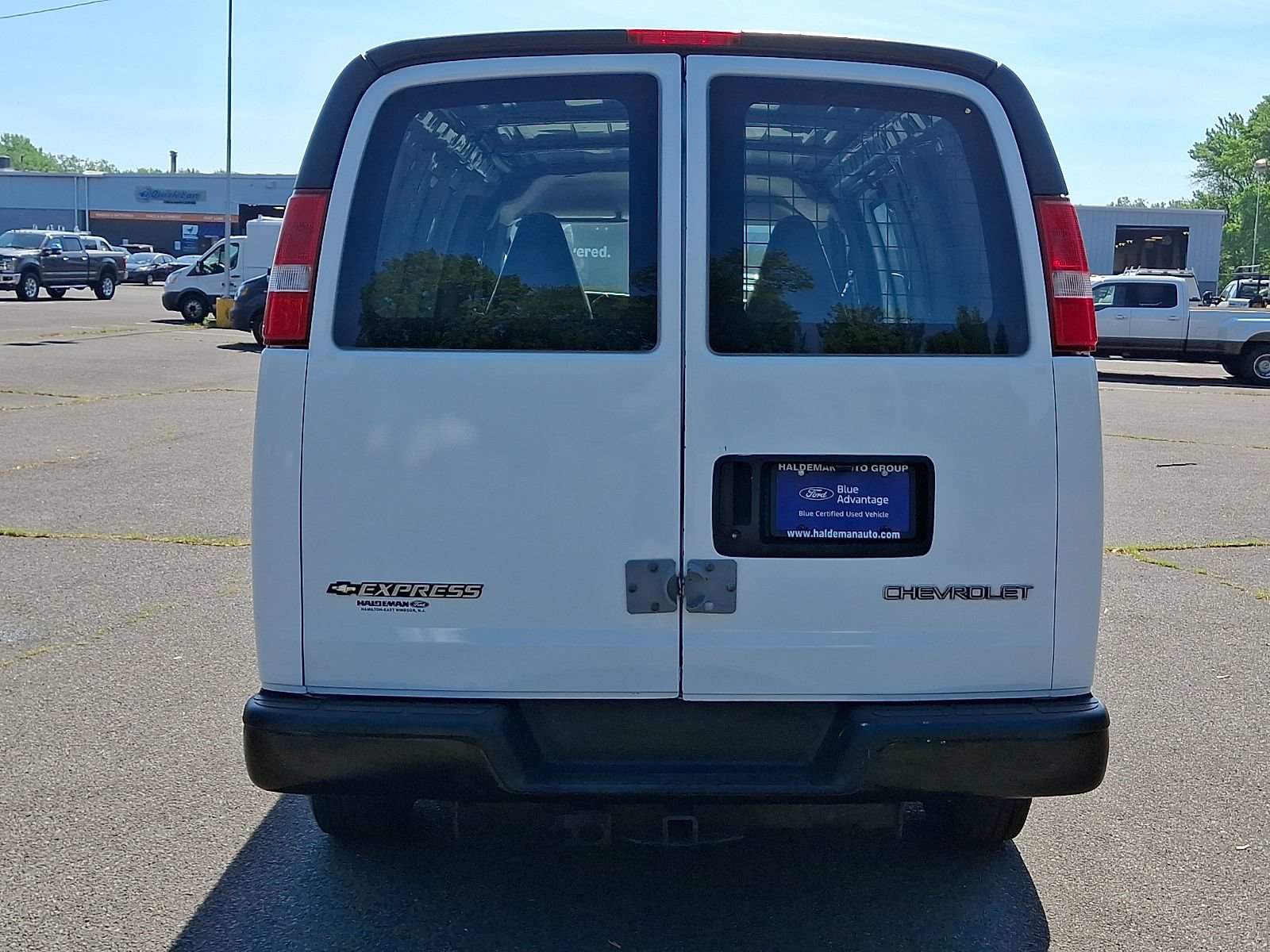 Used 2022 Chevrolet Express 2500 w/ Driver Convenience Package RWD image 6