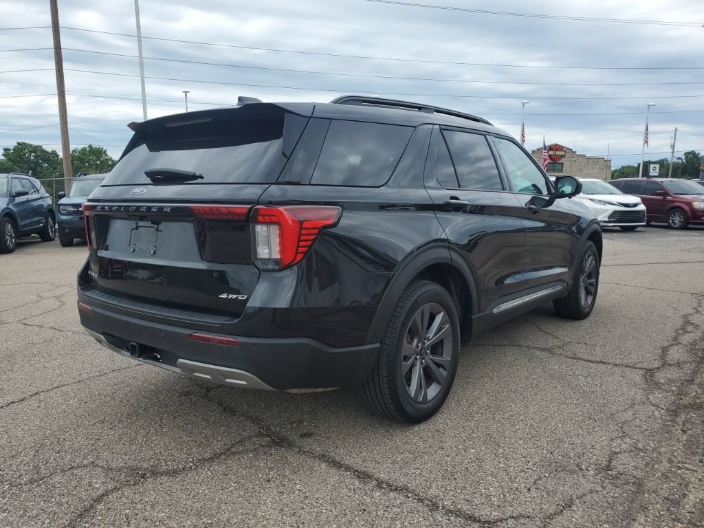 Certified 2025 Ford Explorer Active w/ Active Comfort Package AWD/4WD image 4