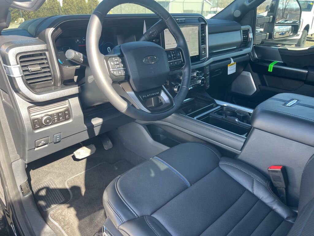 Certified 2026 Ford F350 Platinum w/ Tremor Off-Road Package image 5