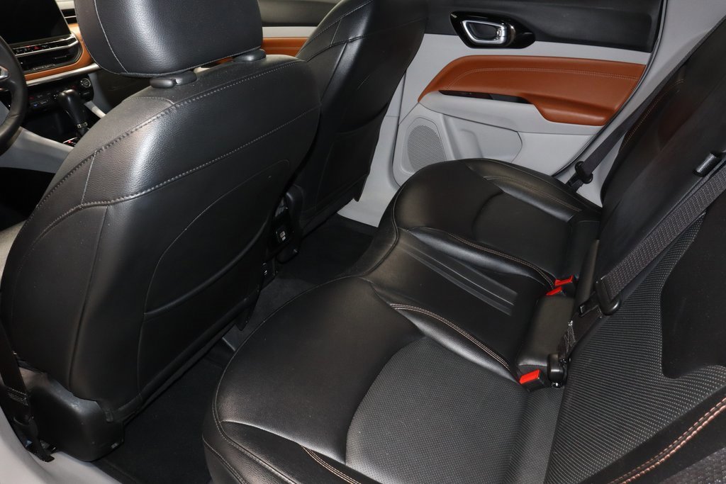 Used 2023 Jeep Compass Limited image 19