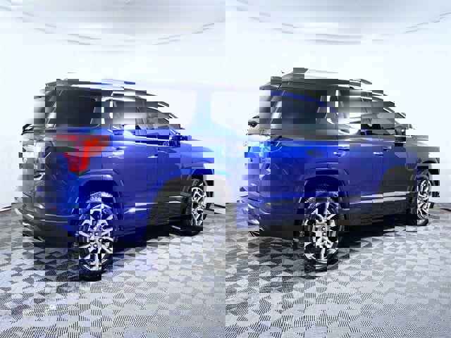 Used 2023 GMC Acadia Denali w/ Denali Ultimate Package image 8