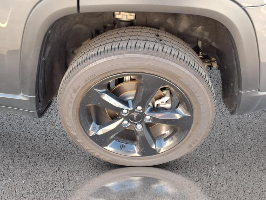 Used 2023 Jeep Grand Cherokee Altitude AWD/4WD image 28
