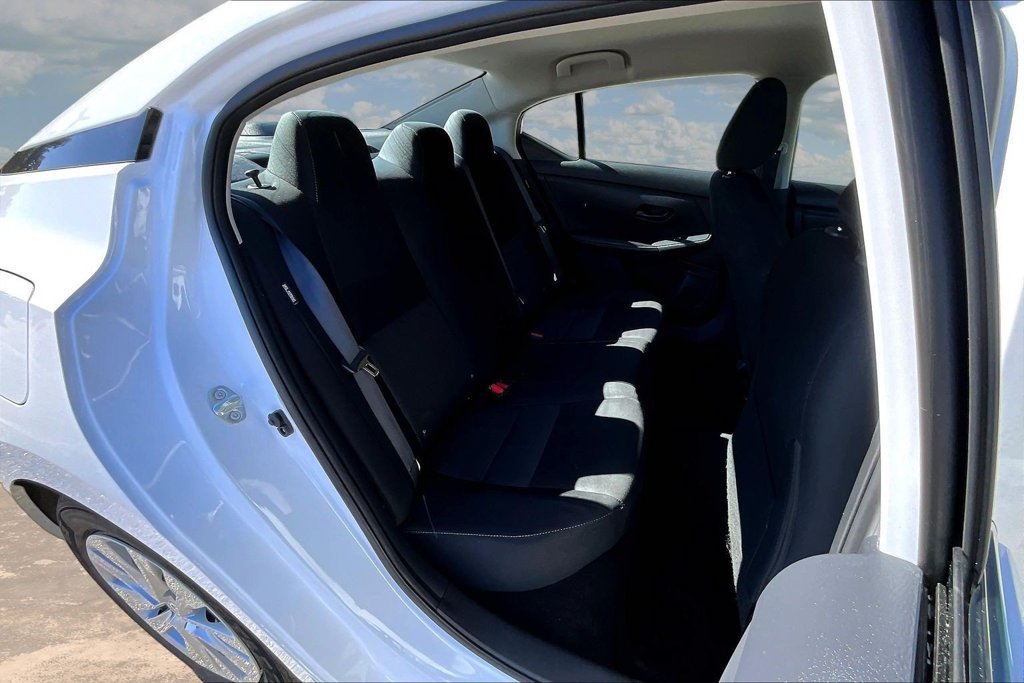 Used 2025 Nissan Sentra SV FWD image 27