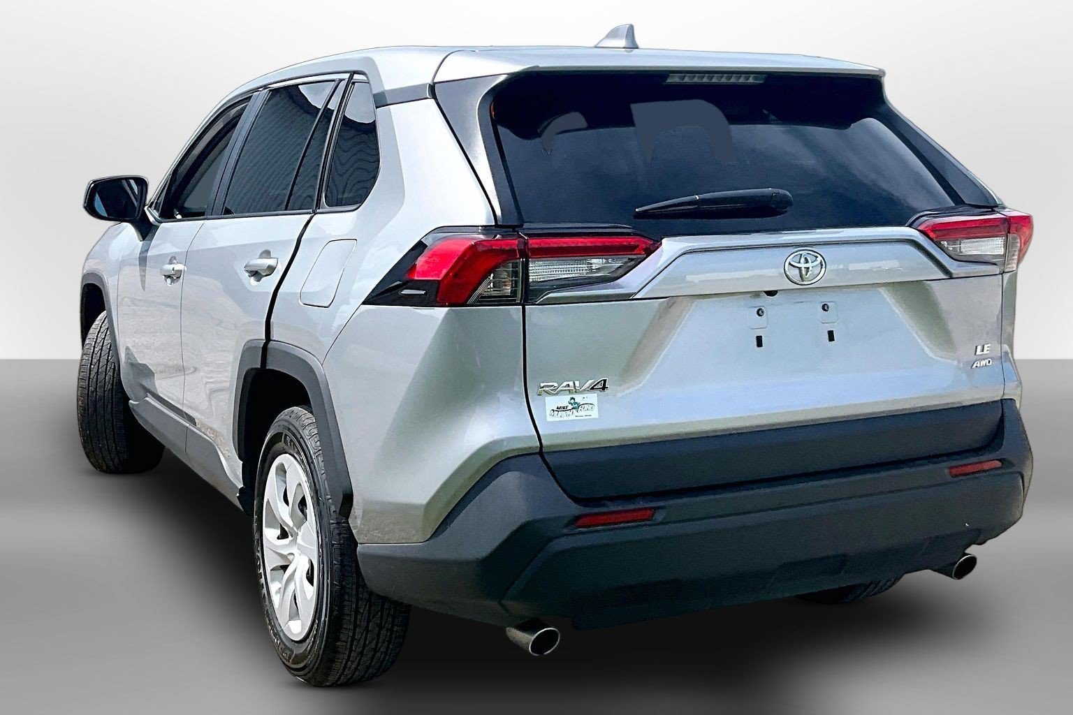 Used 2025 Toyota RAV4 LE AWD/4WD image 10