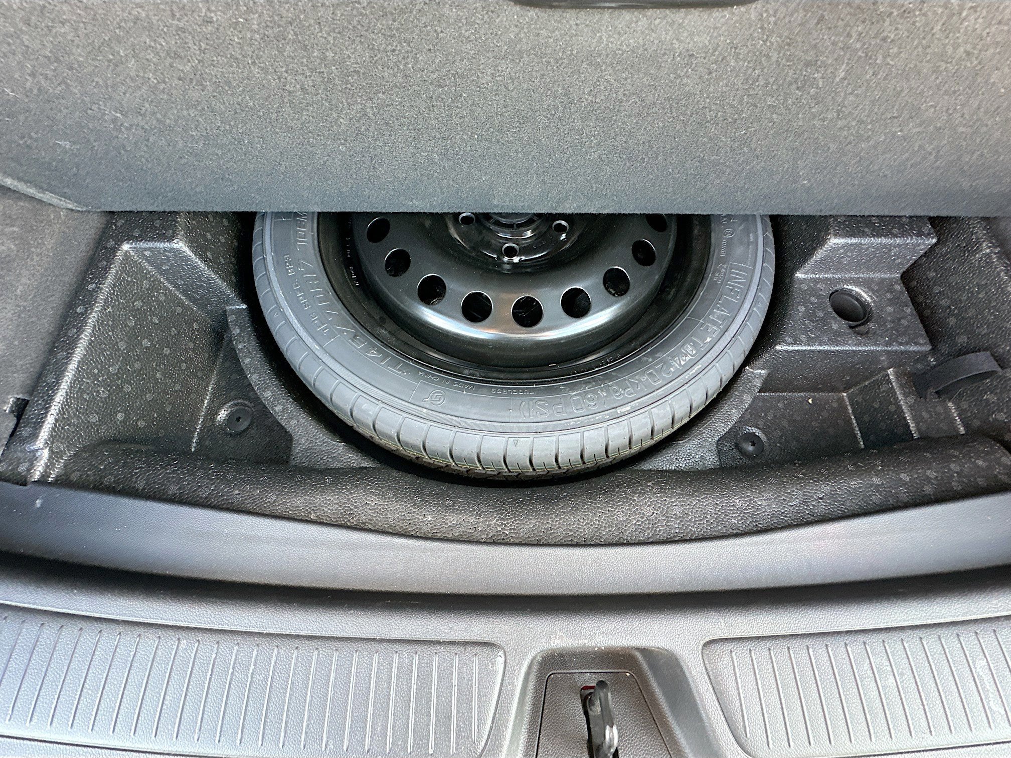 Used 2022 Buick Envision Essence w/ Safety Package image 31