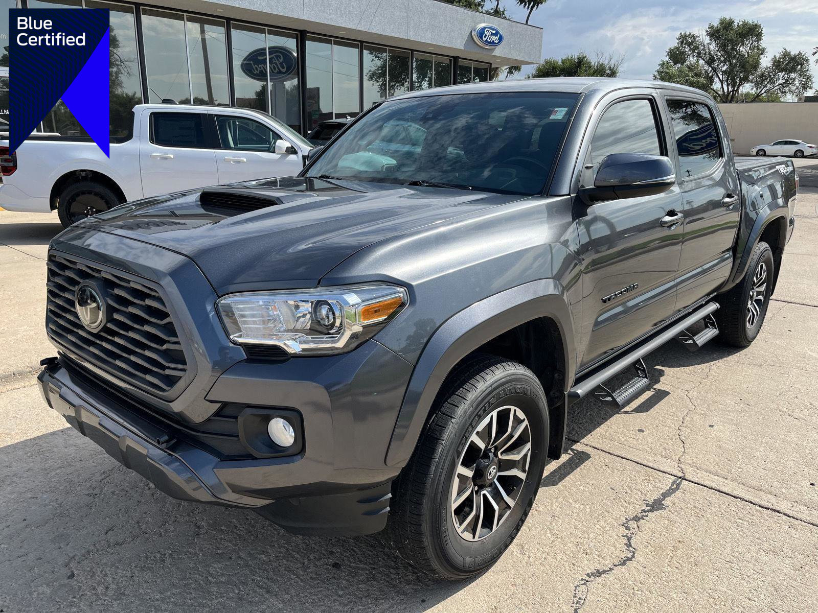 Used 2021 Toyota Tacoma TRD Off-Road image 1