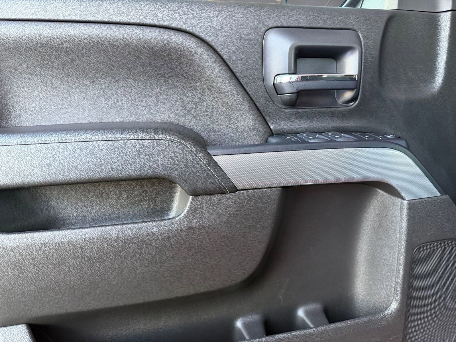 Used 2018 Chevrolet Silverado 1500 LT w/ All Star Edition image 12