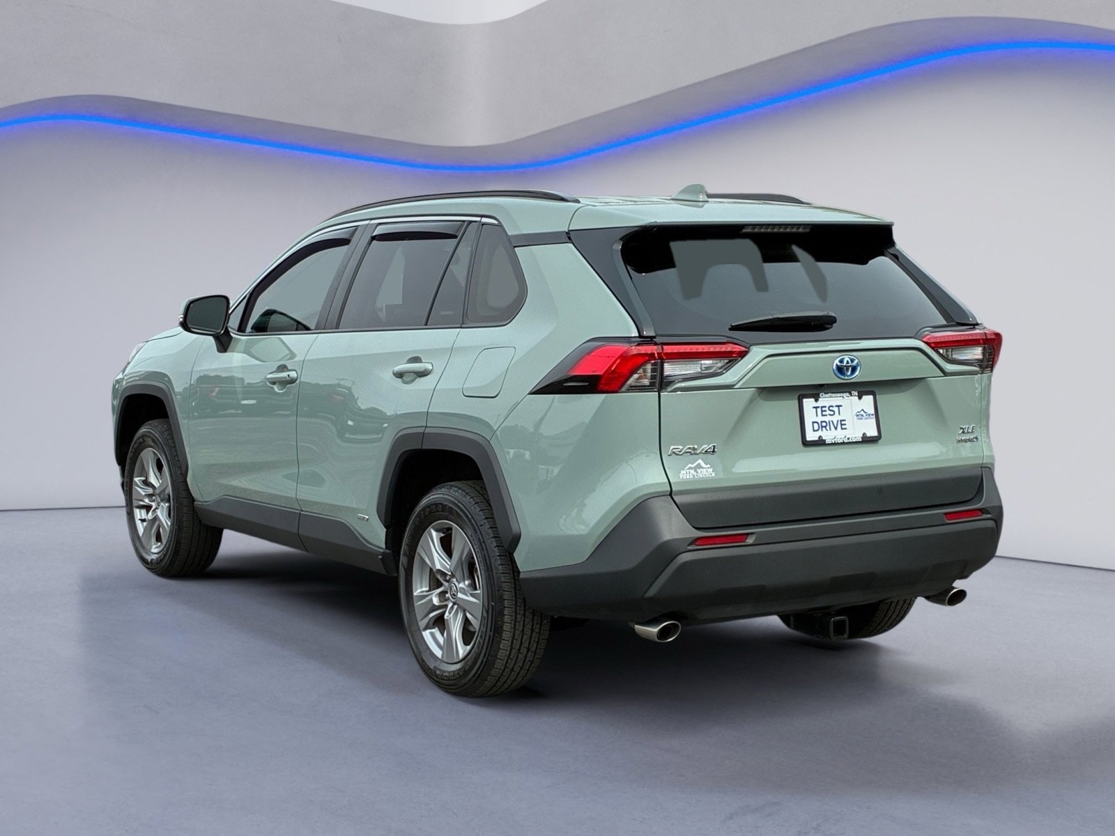 Used 2023 Toyota RAV4 XLE AWD/4WD image 3