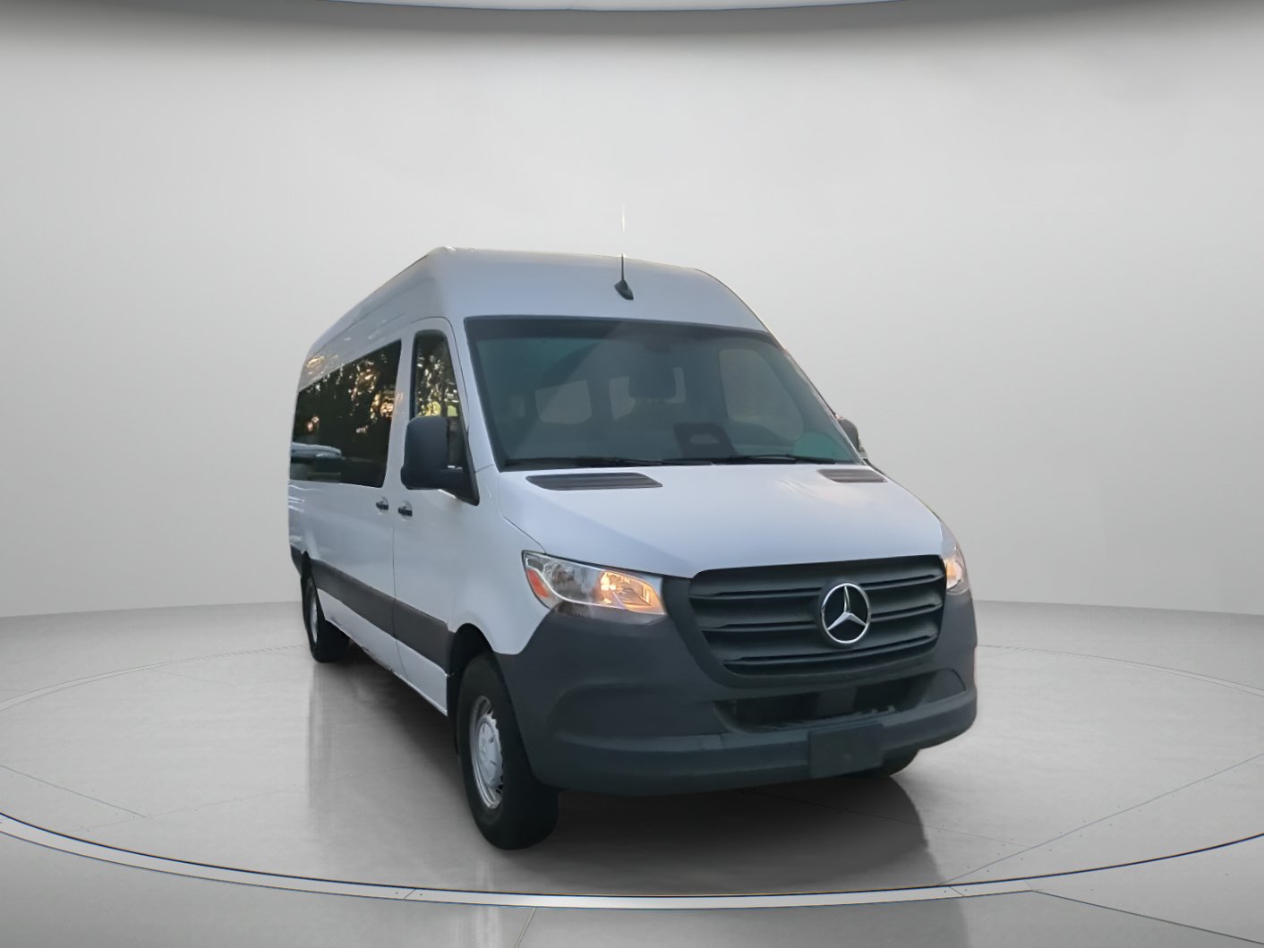 Used 2025 Mercedes-Benz Sprinter 2500 image 2