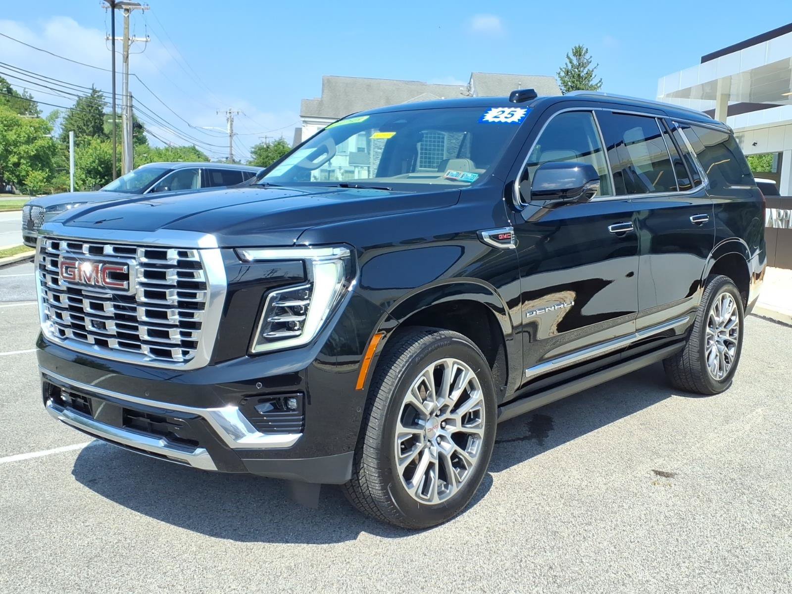 Used 2025 GMC Yukon Denali w/ Denali Reserve Package AWD/4WD image 7