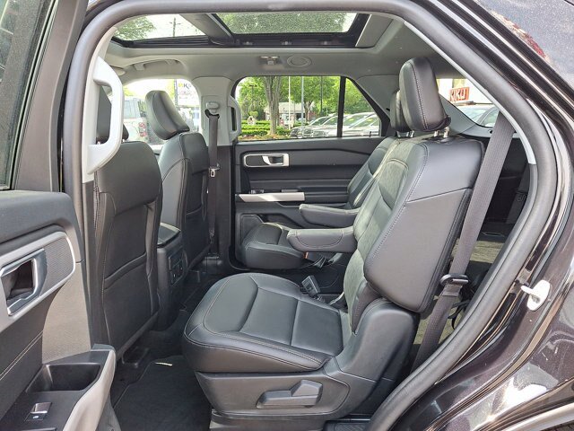 Certified 2023 Ford Explorer XLT w/ Equipment Group 202A AWD/4WD image 12