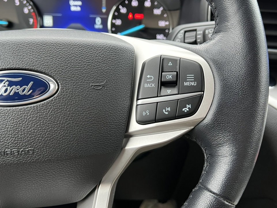 Certified 2022 Ford Explorer XLT w/ Equipment Group 202A image 27