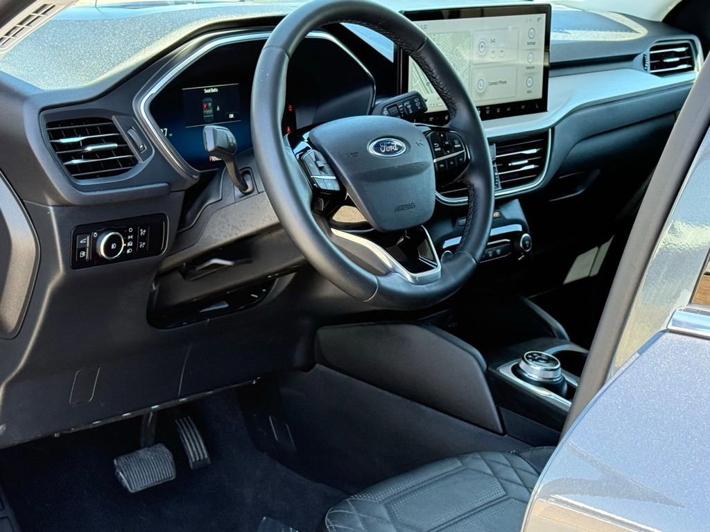 Certified 2023 Ford Escape Platinum w/ Premium Technology Package image 7