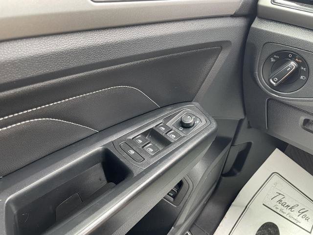Used 2021 Volkswagen Atlas SEL Premium AWD/4WD image 33