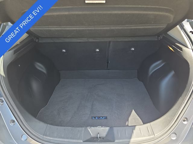 Used 2019 Nissan Leaf SV w/ SV Technology Package FWD image 12