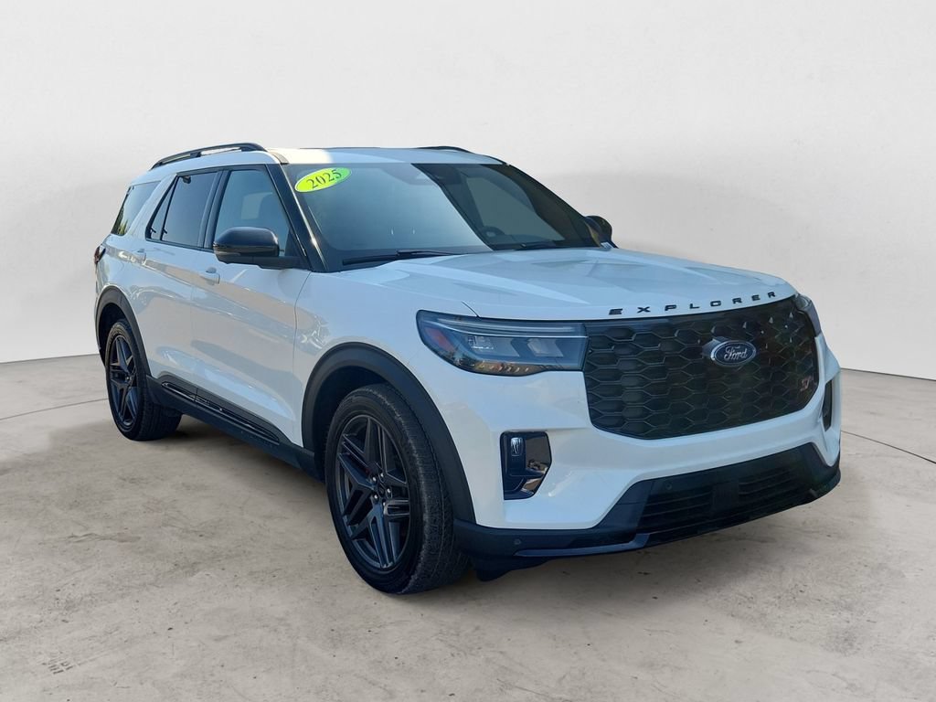 Certified 2025 Ford Explorer ST AWD/4WD image 3