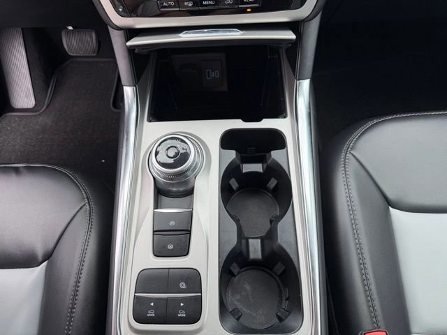 Certified 2023 Ford Explorer XLT w/ Equipment Group 202A image 19