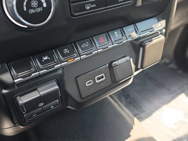 Used 2024 Chevrolet Silverado 1500 Custom w/ Turbomax Blackout Package RWD image 23