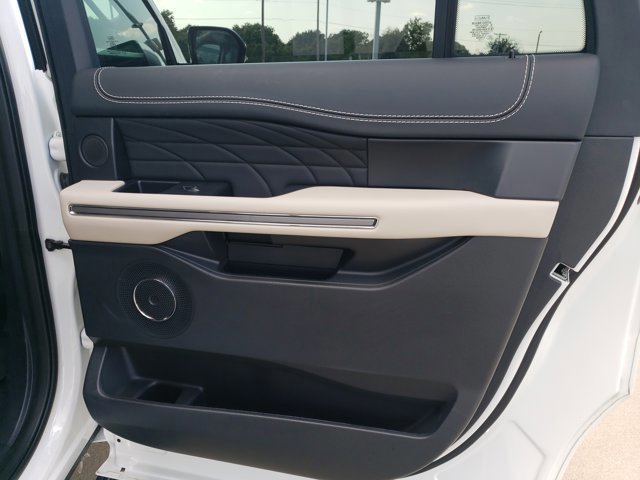 Certified 2022 Ford Expedition Max Platinum image 34