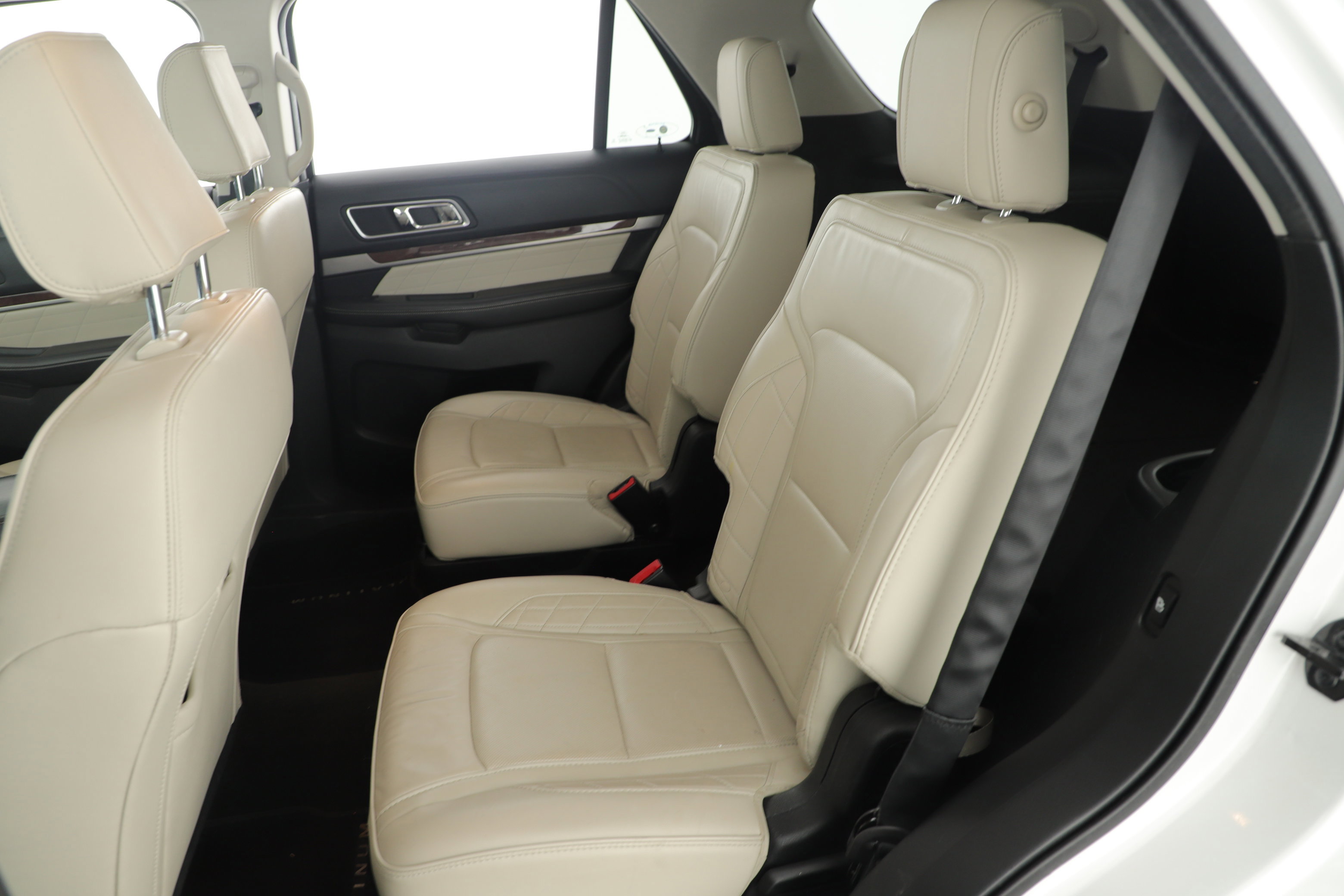 Certified 2018 Ford Explorer Platinum image 19