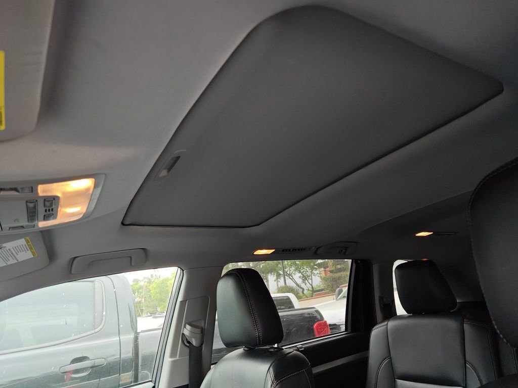 Used 2019 Toyota Highlander XLE FWD image 16