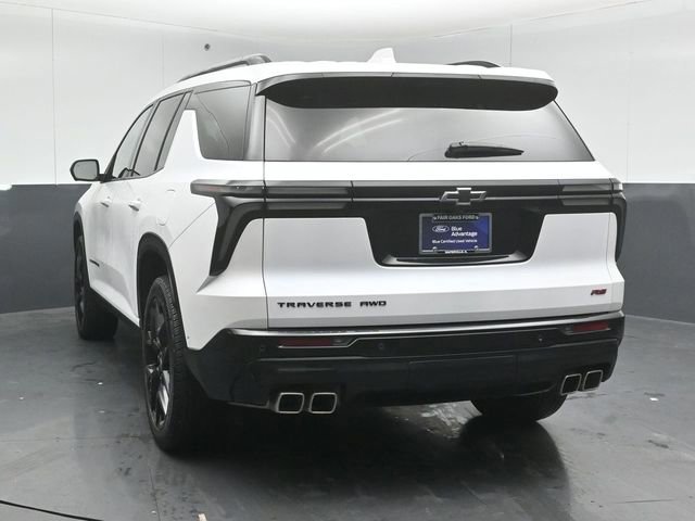 Used 2024 Chevrolet Traverse RS w/ LPO, Floor Liner Package image 7