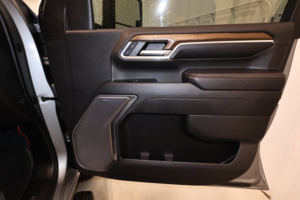 Used 2024 Chevrolet Silverado 3500 High Country w/ High Country Premium Package AWD/4WD image 21