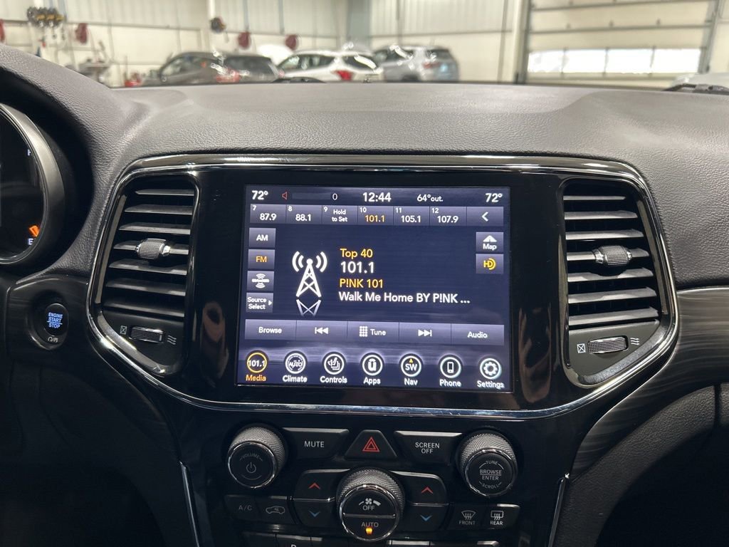 Used 2021 Jeep Grand Cherokee Laredo X image 16