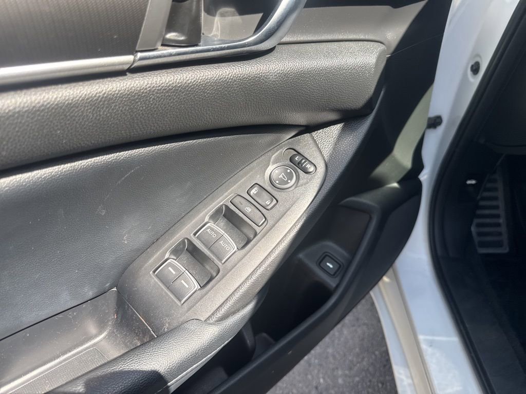 Used 2018 Honda Accord Sport image 5
