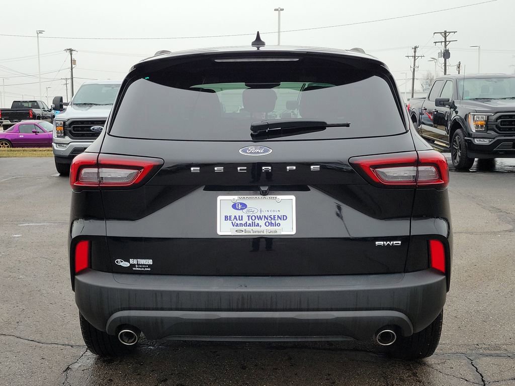 Certified 2025 Ford Escape ST-Line AWD/4WD image 4