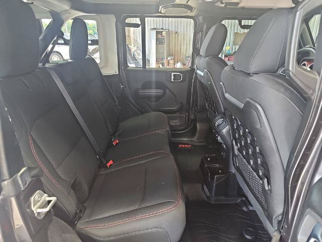 Used 2018 Jeep Wrangler Unlimited Rubicon AWD/4WD image 11