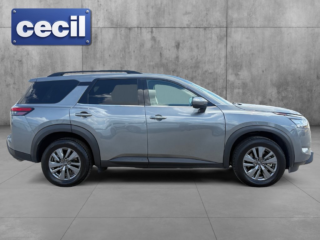 Used 2024 Nissan Pathfinder SV AWD/4WD image 4
