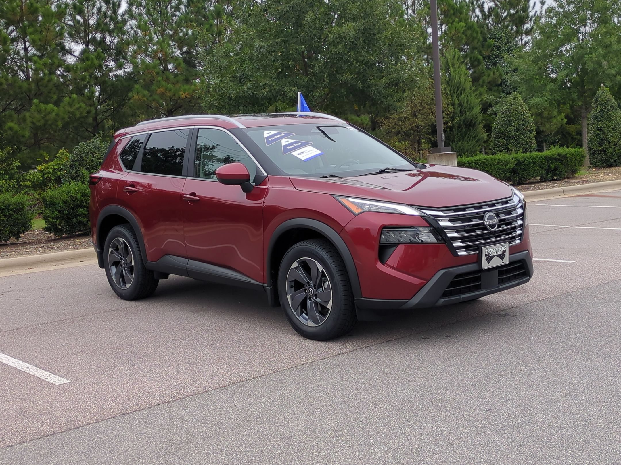 Used 2025 Nissan Rogue SV w/ SV Premium Package FWD image 1